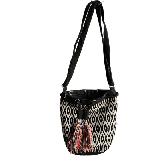 Drawstring Tassel Bag from Buckhead Betties Durry Black / Cream DDB-04025 NWT - Picture 11 of 11